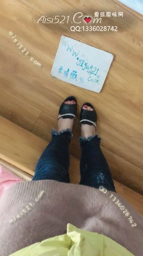 原味女鞋|鞋类,凉鞋拖鞋,紧身牛仔裤和高跟鞋—我的脚你没有资格，我的鞋我都嫌你的舌头粗糙。我就这么把你踩在脚下吧！