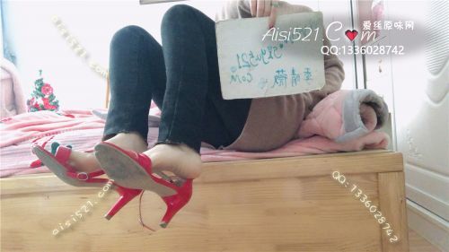 原味女鞋|鞋类,凉鞋拖鞋,贱G子，爬过来闻亲麻麻的红色美高跟【将自己的运动鞋扣在M脸上，M被臭的头脑一片空白】