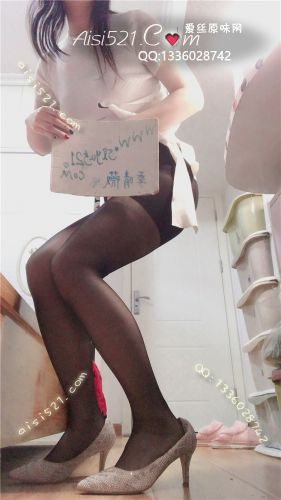 原味丝袜|袜类,臭连裤袜,黑色开裆连裤丝袜【摒了摒呼吸，才张口含住S大脚趾，压住***的感觉，吮吸起来】