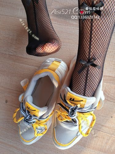 原味女鞋|鞋类,运动鞋,汗味超重的运动鞋 穿了两年了（送丝袜）