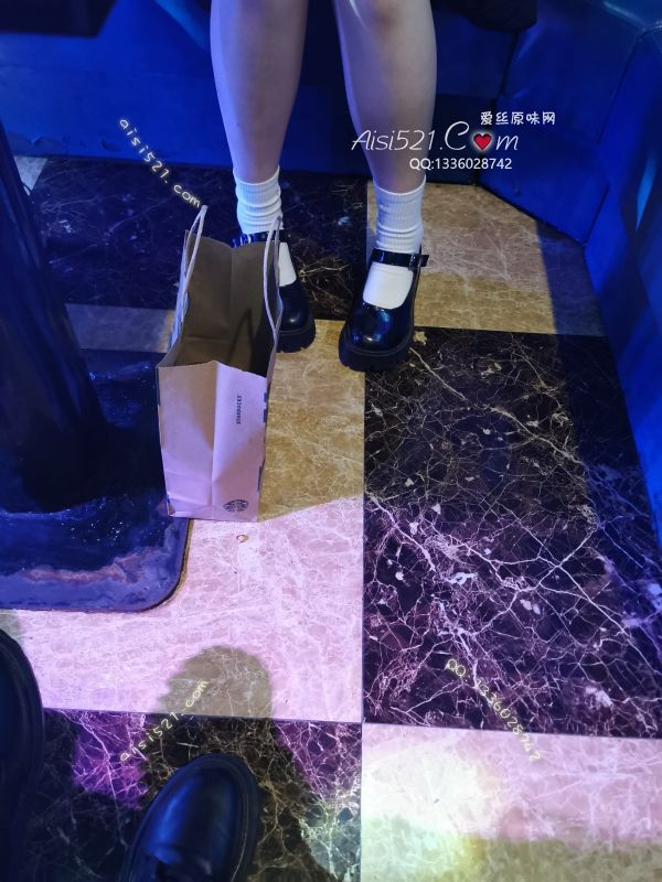 原味丝袜|袜类,现货5条以上臭袜打包,女舍友宿舍内穿过的臭袜子，还有抓拍舍友的穿白棉袜公主鞋的脚拍打包出售