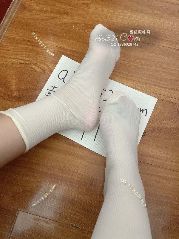 萝莉穿了睡觉觉的臭臭袜袜 穿了三天哦原味丝袜|袜类臭棉袜