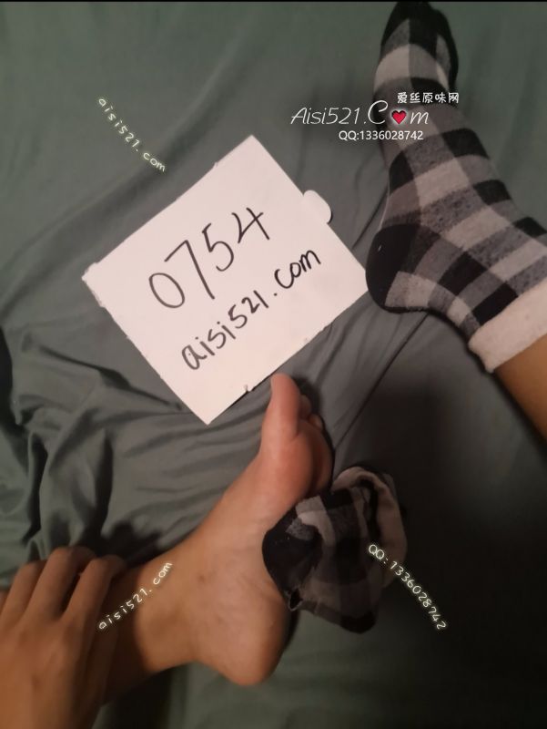 破了个洞的袜袜原味丝袜|袜类臭棉袜