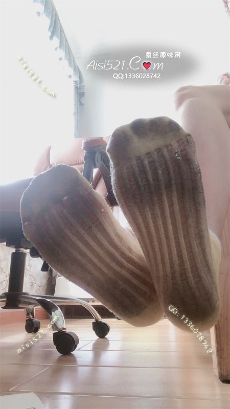 原味丝袜|袜类,臭船袜,比我大十多岁还求着给我当孙子，三十好几被我训得发抖，猥琐又怂，把蕾丝袜穿到最脏最臭诱惑洗脑你这SB