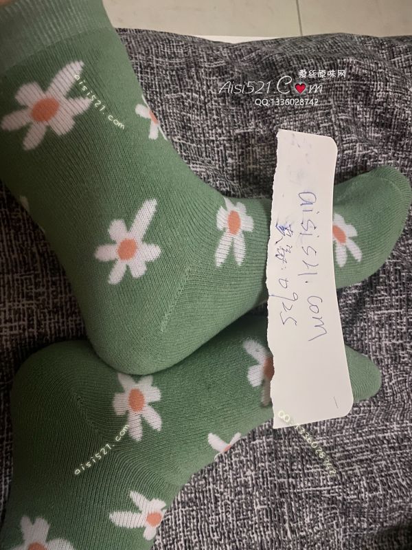 原味丝袜|袜类,臭棉袜,少见的绿色袜袜 把绿色袜袜穿出包浆才可以哦