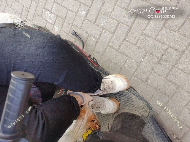 原味丝袜|袜类,臭短丝袜,爱丽丝(此活动可指定MM，但袜类随机)——2021年10月份顾客预订街拍素人卡通丝