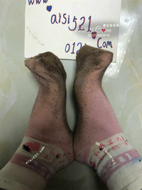 原味丝袜|袜类,臭棉袜,小姐姐S的臭棉袜让狗子一闻脑袋瓜子嗡嗡的立马上下其手为主子的味道癫狂