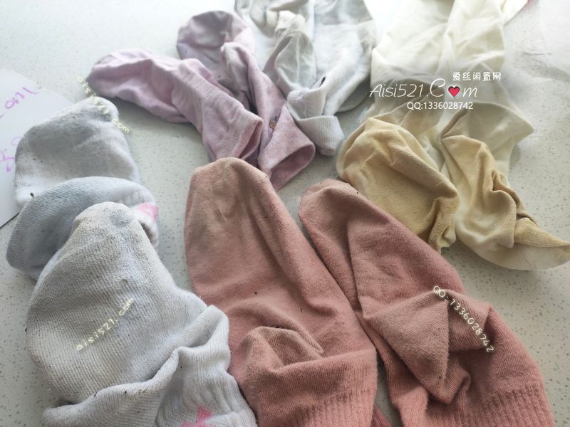 原味丝袜|袜类,现货5条以上臭袜打包,5双打包 恶臭棉袜 最近攒的好货  喜欢的带走哦，正常在线以后一般没有这样打包出售的啦