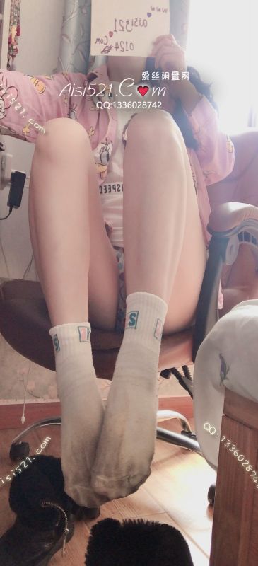 原味丝袜|袜类,臭棉袜,把头磕破祈求女神赏赐俩月不洗脚穿陈年老黑靴天天出去跑步极致重口臭袜子当laopo啊，废物