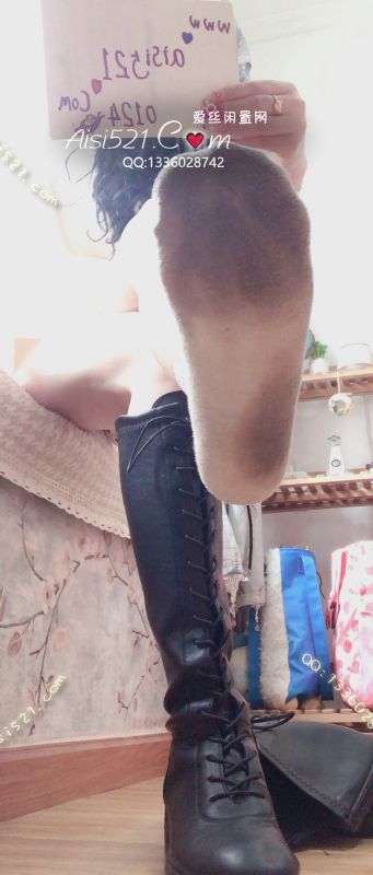 原味丝袜|袜类,臭棉袜,狗子收到货第一时间把臭袜子套在短短的冤大头上，下贱，这条狗子喜欢口罩或者保温杯里泡主人姑奶奶滂臭的袜子，跑步袜底黄黄，酸臭！