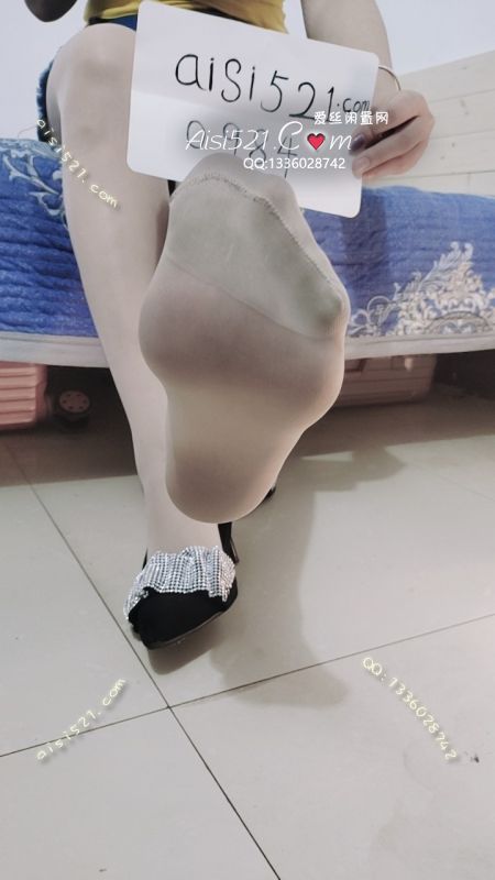 穿高跟上班穿的超薄肉色丝袜，味道酸臭，气味十足，一秒上头，欢迎dd原味丝袜|袜类臭连裤袜