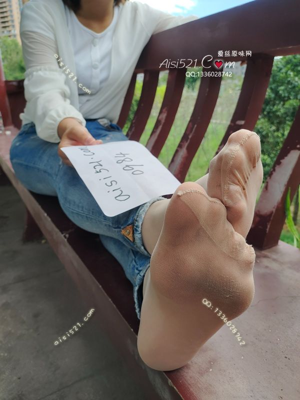 原味丝袜|袜类,臭短丝袜,炎热的天气运动鞋肉色短丝，酸臭无比，刺激神经的味道，快下手吧